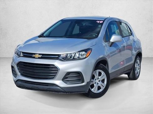 Used 2019 Chevrolet Trax LS image 1