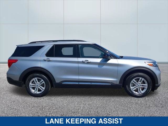 Used 2023 Ford Explorer XLT w/ Equipment Group 202A RWD image 6