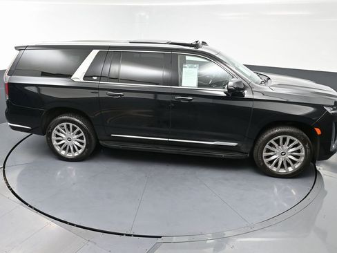 Used 2023 Cadillac Escalade ESV Premium Luxury image 54