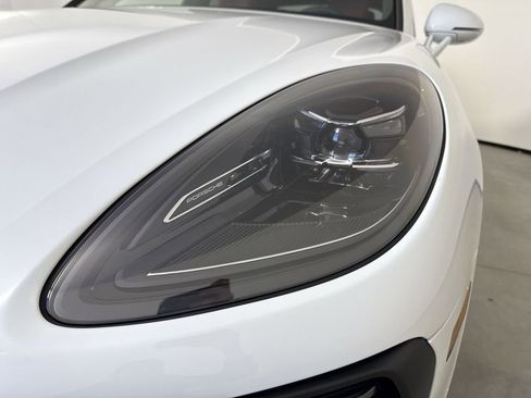 New 2026 Porsche Macan image 11