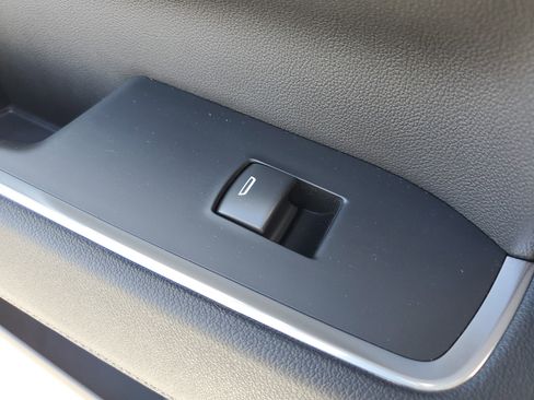 New 2026 GMC Sierra 1500 SLE w/ X31 Off-Road Package image 13