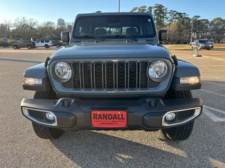 Used 2024 Jeep Gladiator Sport video 2