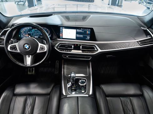 Used 2022 BMW X7 M50i image 9