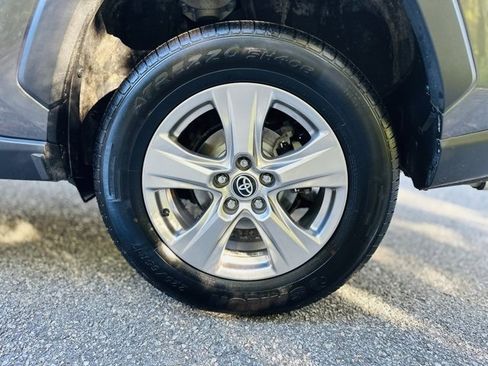 Used 2022 Toyota RAV4 XLE image 26