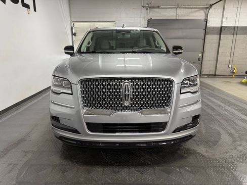 Used 2024 Lincoln Navigator Reserve AWD/4WD image 3
