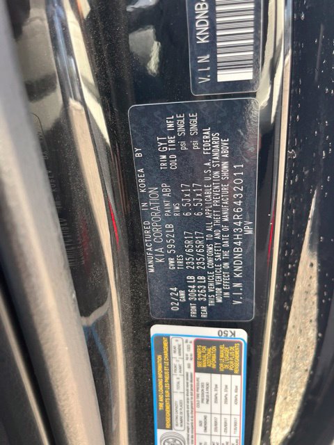 Used 2024 Kia Carnival LX FWD image 14