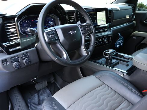 Certified 2025 Chevrolet Silverado 1500 ZR2 w/ Technology Package AWD/4WD image 3