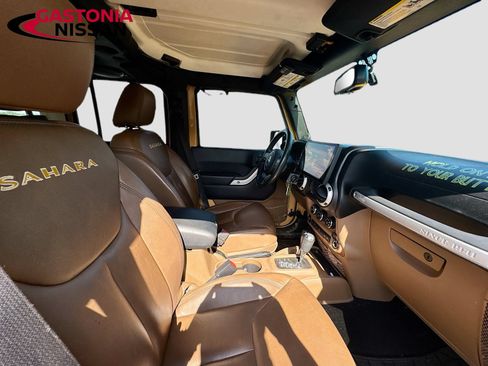 Used 2013 Jeep Wrangler Unlimited Sahara w/ Connectivity Group AWD/4WD image 35