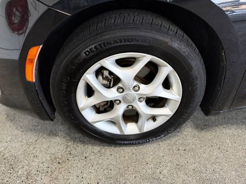 Used 2019 Chrysler Pacifica Limited FWD image 28