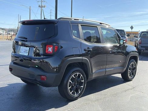 Used 2023 Jeep Renegade Trailhawk image 5