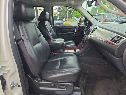 Used 2010 Cadillac Escalade ESV Premium AWD/4WD image 9
