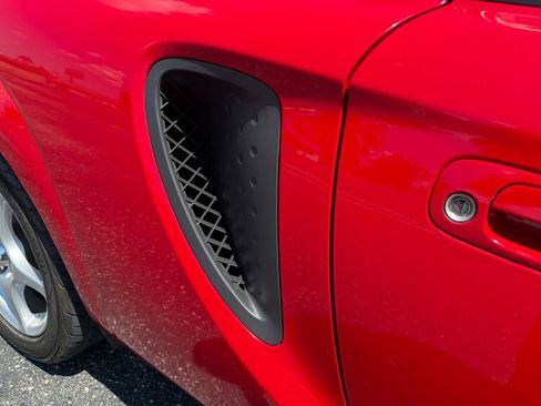 Used 2002 Toyota MR2 RWD image 20
