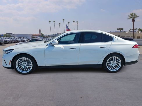 Used 2024 BMW 540i xDrive w/ Convenience Package image 8