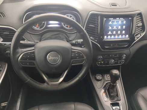 Used 2019 Jeep Cherokee Limited image 22