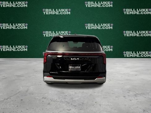 Used 2025 Kia Carnival image 7