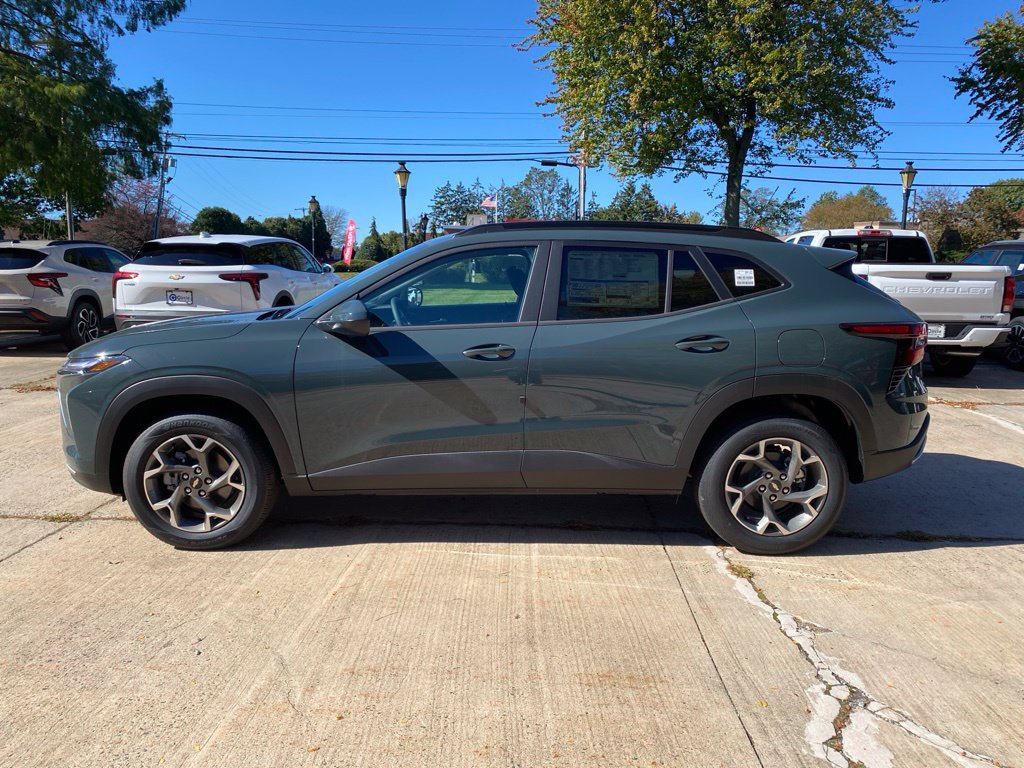New 2026 Chevrolet Trax LT w/ LT Convenience Package FWD image 8