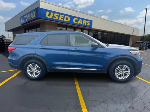 Used 2023 Ford Explorer XLT w/ Equipment Group 202A AWD/4WD image 2