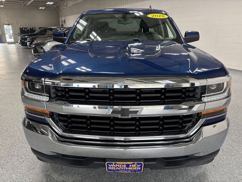 Used 2018 Chevrolet Silverado 1500 LT w/ Trailering Package AWD/4WD image 2