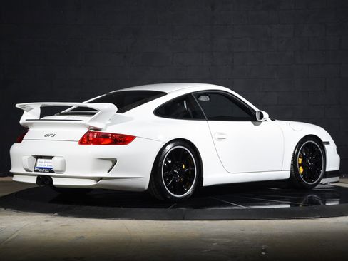 Used 2007 Porsche 911 GT3 RWD image 3