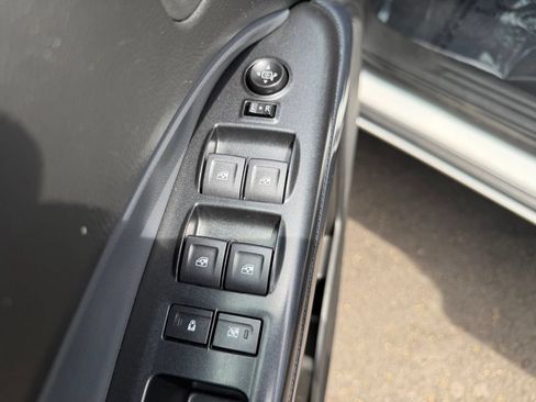 Used 2022 Chevrolet Colorado Z71 AWD/4WD image 13