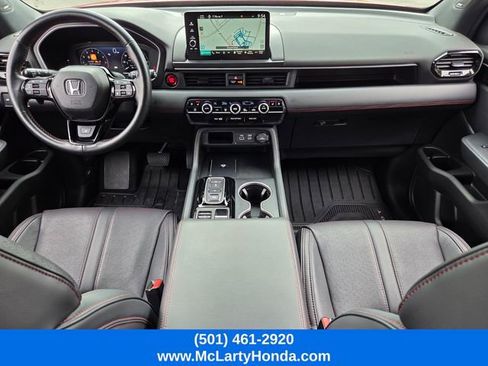 Certified 2025 Honda Pilot Black Edition image 18