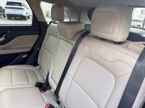 New 2026 Lincoln Corsair Premiere image 14