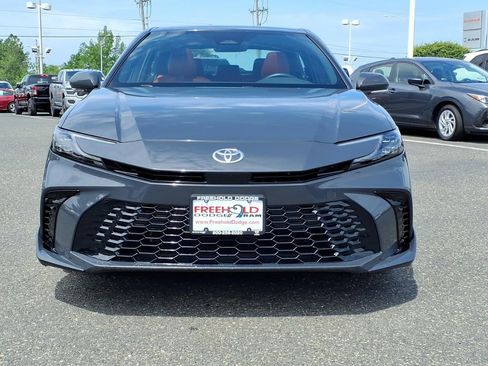 Used 2025 Toyota Camry XSE AWD/4WD image 2