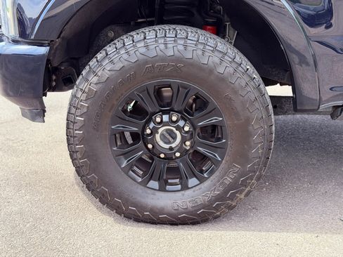Used 2022 Ford F350 Platinum w/ Tremor Off-Road Package AWD/4WD image 5