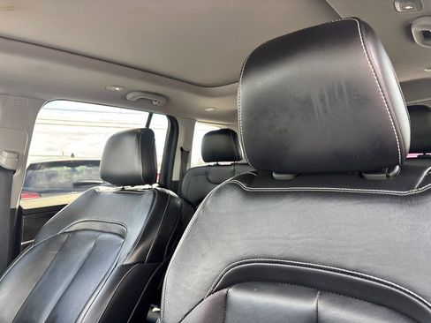 Used 2022 Jeep Grand Cherokee Limited image 11