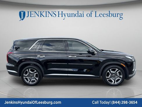 Used 2024 Hyundai Palisade SEL FWD image 3