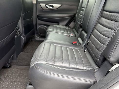 Used 2015 Nissan Rogue SV AWD/4WD image 14