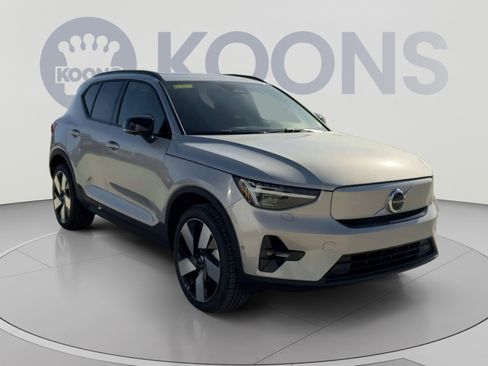 Used 2023 Volvo XC40 Recharge Ultimate AWD/4WD image 2