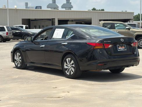 Used 2023 Nissan Altima 2.5 S FWD image 4
