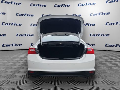 Used 2024 Chevrolet Malibu LT image 11