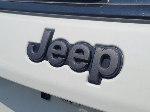 Used 2025 Jeep Compass Trailhawk AWD/4WD image 6