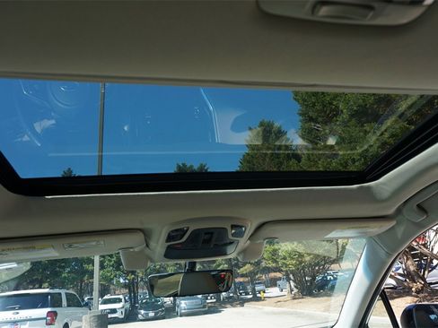 Used 2020 Subaru Outback Limited image 15