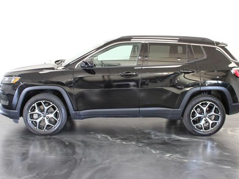Used 2025 Jeep Compass Limited AWD/4WD image 20
