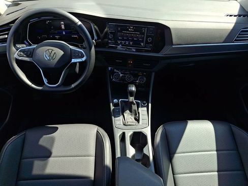 Certified 2024 Volkswagen Jetta SE w/ Panoramic Sunroof Package FWD image 15