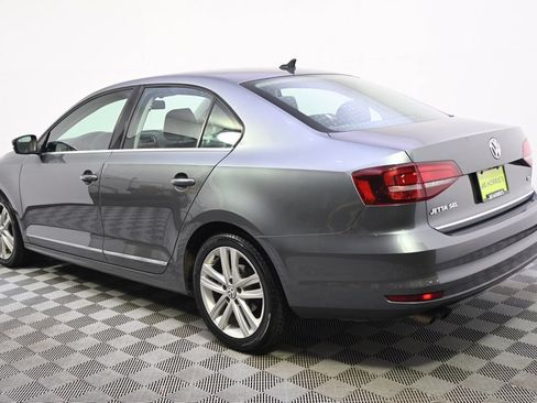 Used 2017 Volkswagen Jetta SEL FWD image 3