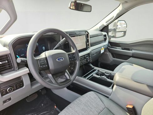 New 2026 Ford F250 XLT w/ XLT Premium Package AWD/4WD image 11