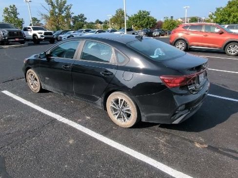 Used 2023 Kia Forte LXS w/ LXS Technology Package FWD image 10