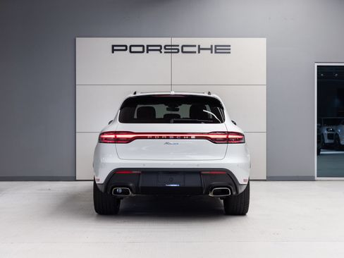 Certified 2026 Porsche Macan AWD/4WD image 6