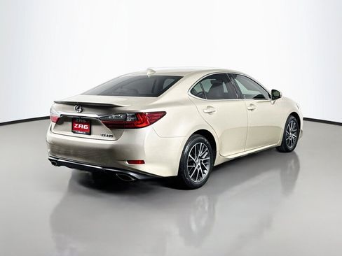 Used 2017 Lexus ES 350 w/ Premium Package FWD image 5