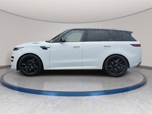 New 2026 Land Rover Range Rover Sport Dynamic SE image 8