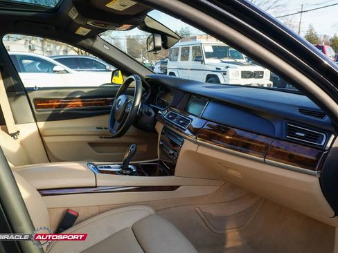 Used 2014 BMW 750Li w/ Executive Package image 35