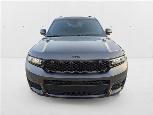 New 2025 Jeep Grand Cherokee L Limited w/ Black Appearance Package image 6
