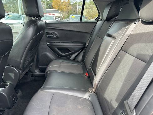 Used 2019 Chevrolet Trax LT w/ LT Convenience Package image 29