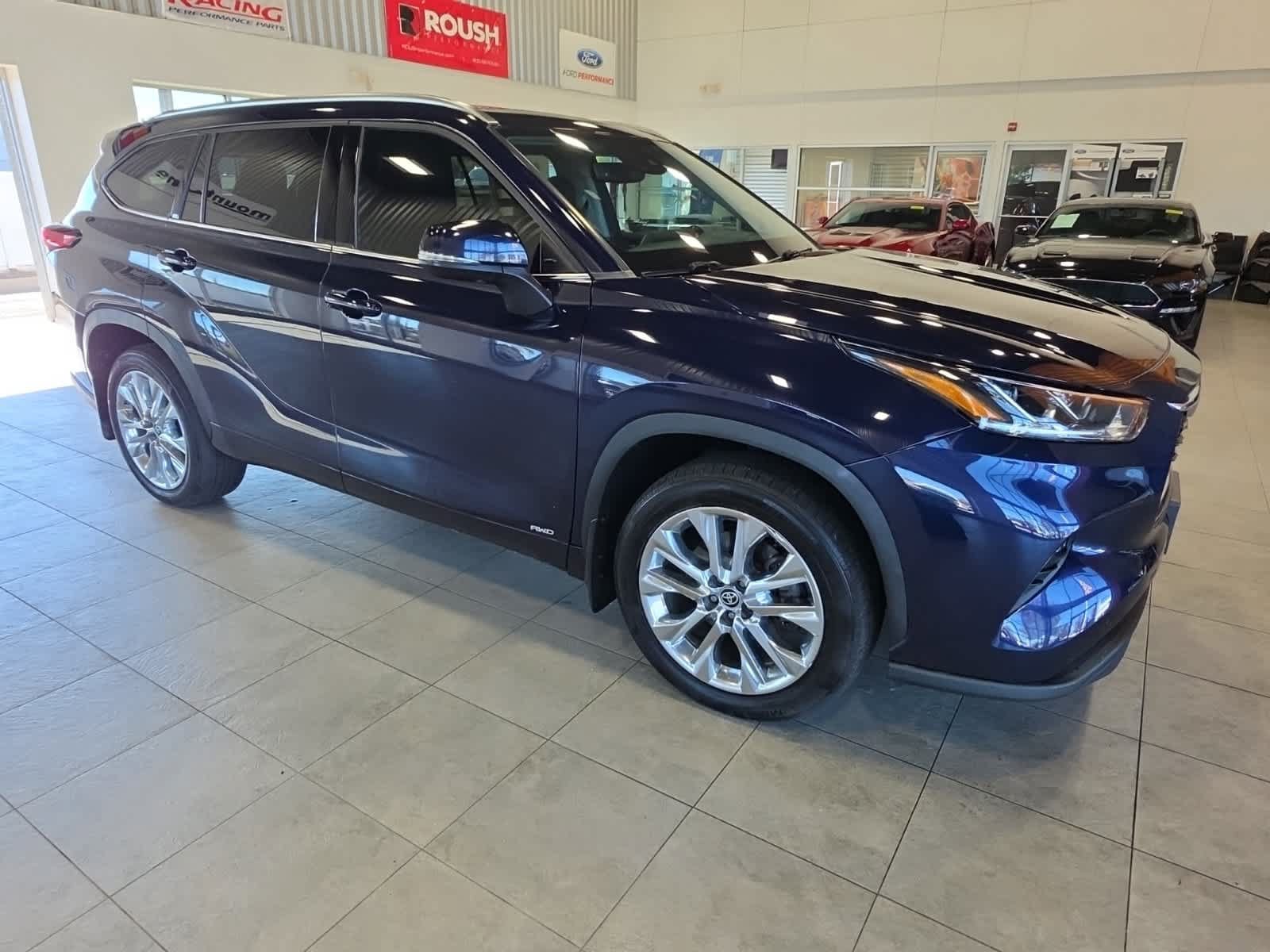 Used 2023 Toyota Highlander Limited AWD/4WD image 5