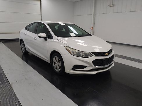 Used 2018 Chevrolet Cruze LS FWD image 13