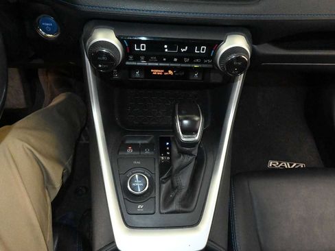 Used 2019 Toyota RAV4 XSE w/ Carpet Mat Package AWD/4WD image 16